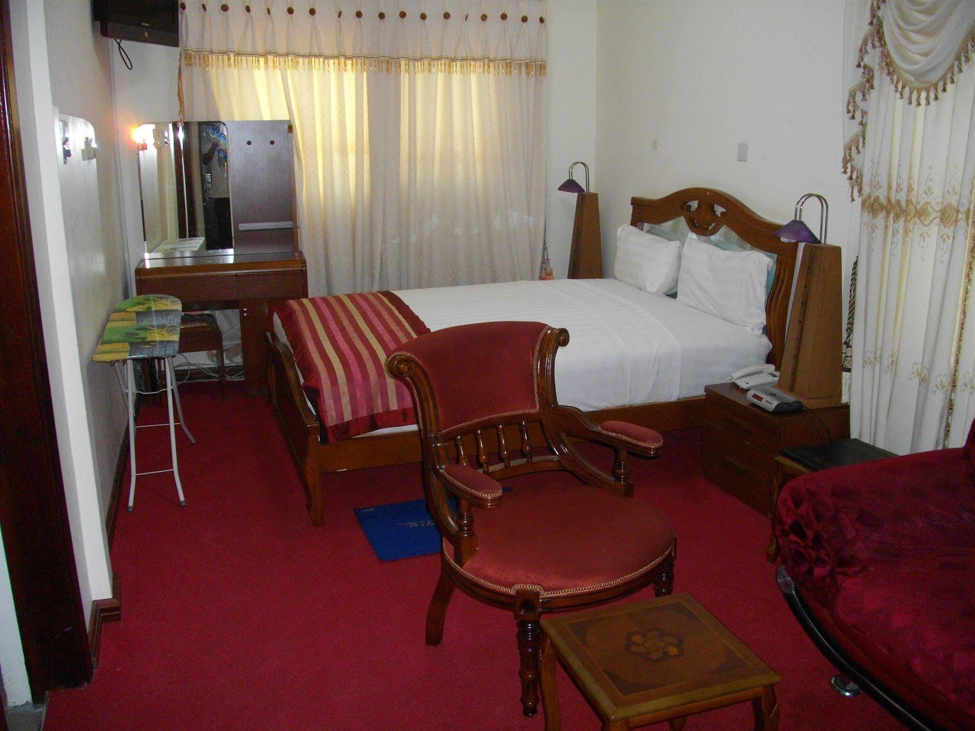 De Holiday Beach Hotel Kokrobite Eksteriør bilde